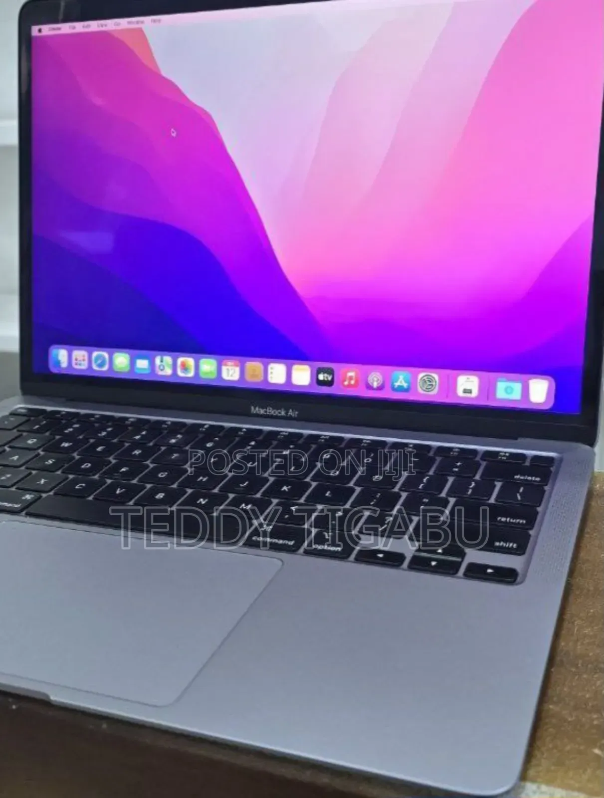 New Laptop Apple MacBook Air 8GB Apple M1 SSD 256GB