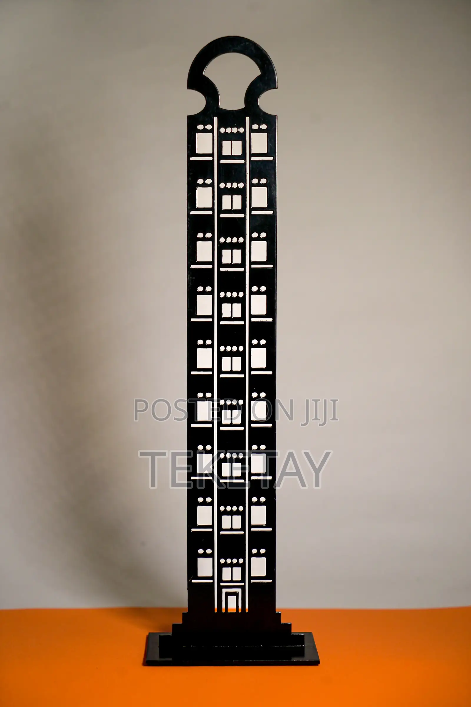 Table Art Axum Oblisque