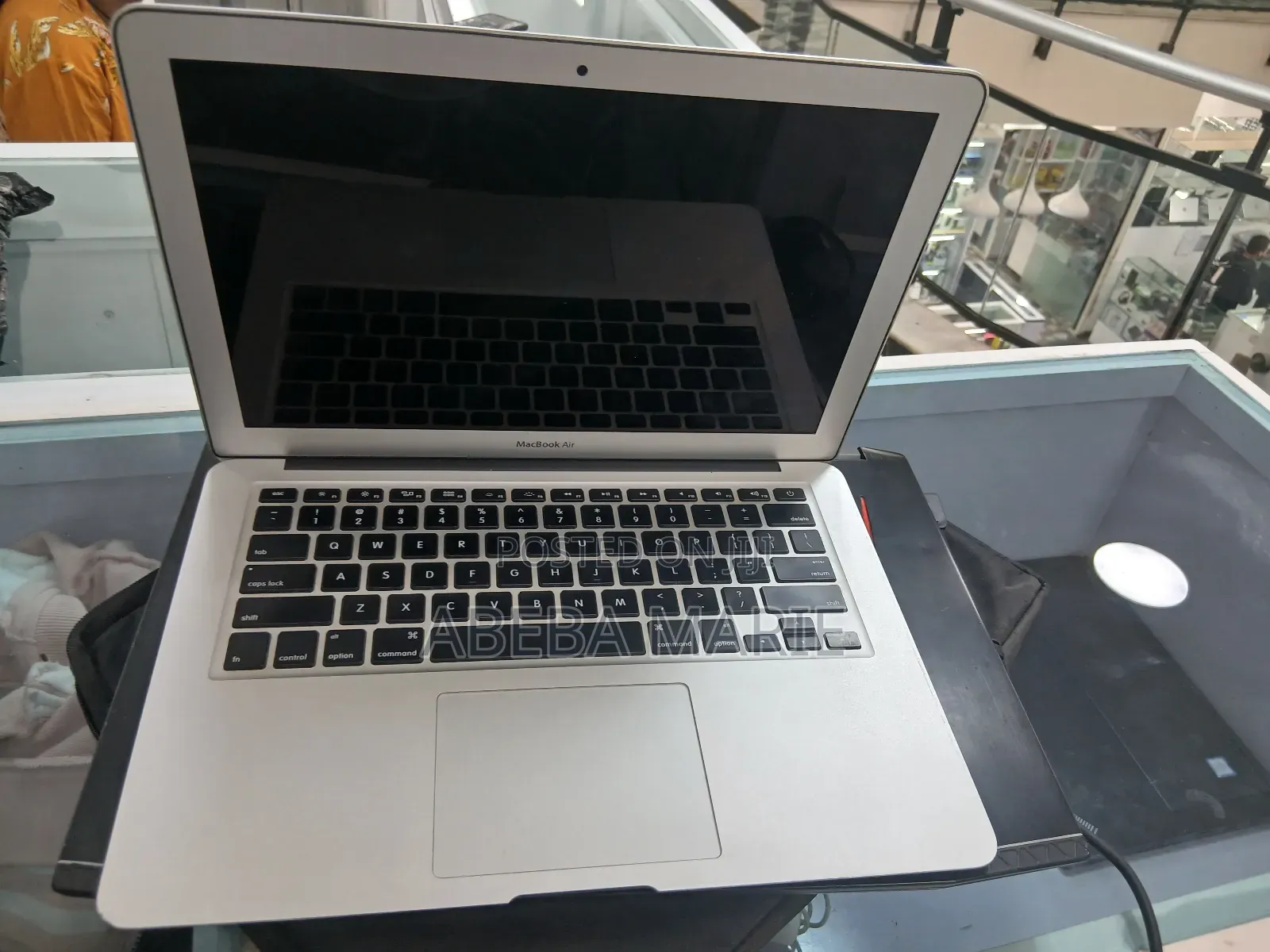 New Laptop Apple MacBook Air 2015 8GB Intel Core I5 SSD 128GB