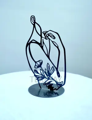 Photo - Table Art Woman