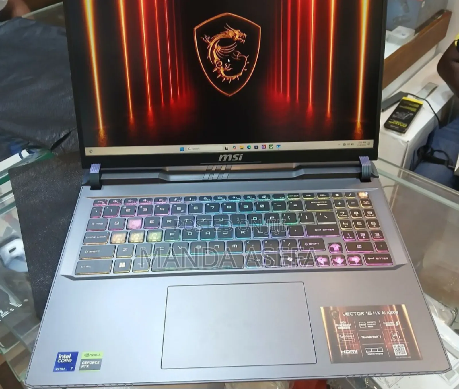 New Laptop MSI Vector 17 HX AI A2XWJG 16GB Intel Core Ultra 7 SSD 1T