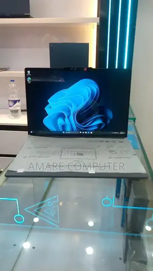 New Laptop Lenovo Yoga 7i 16GB Intel Core Ultra 7 SSD 1T