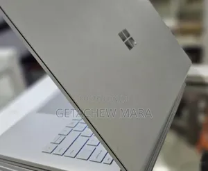 Photo - New Laptop Apple MacBook Pro M1 16GB AMD Ryzen 5 SSD 256GB