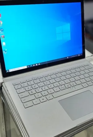 New Laptop Apple MacBook Pro M1 16GB AMD Ryzen 5 SSD 256GB