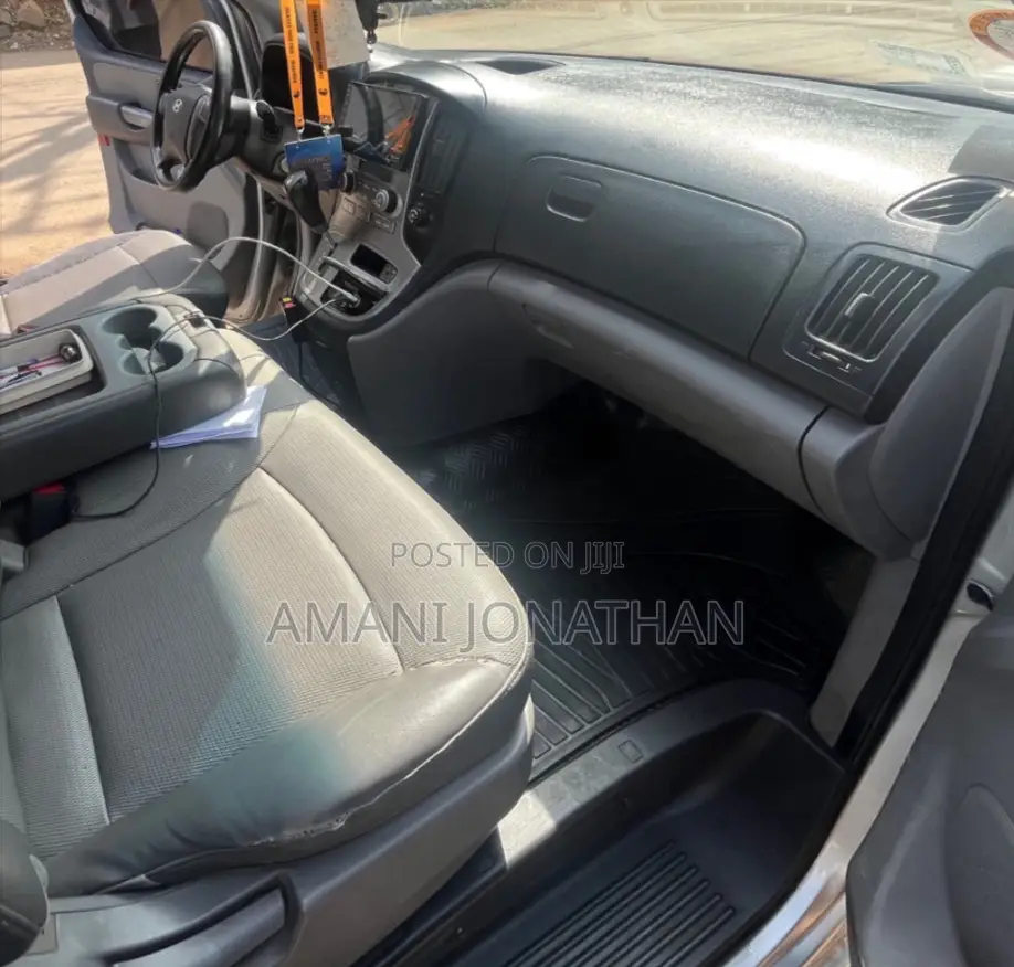 Hyundai Starex 2009 Grey