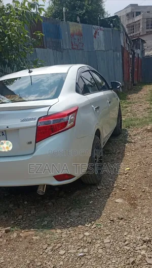 Toyota Yaris 2016 Ivory