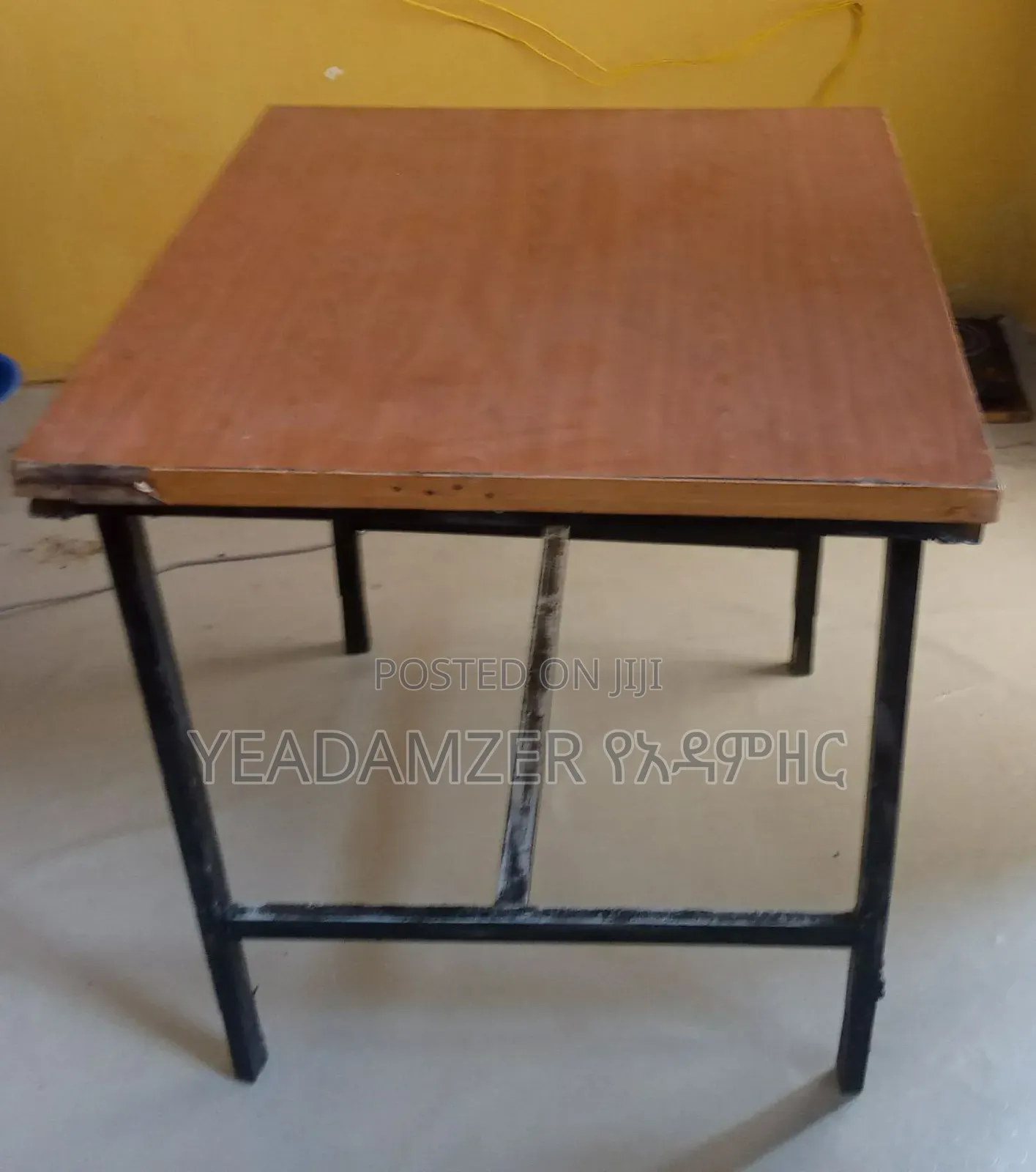 Reading or Coffee Table Length: 80cmx70cm