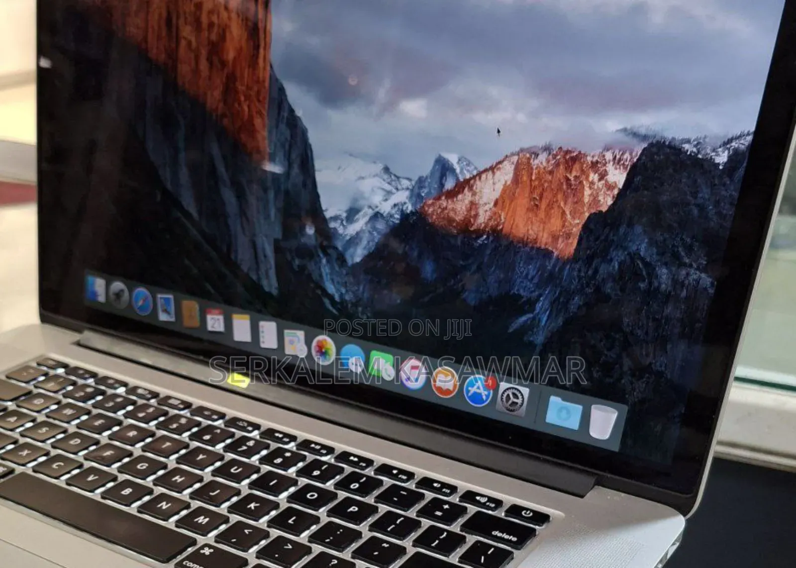 New Laptop Apple MacBook Pro 2015 16GB Intel Core I7 SSD 256GB