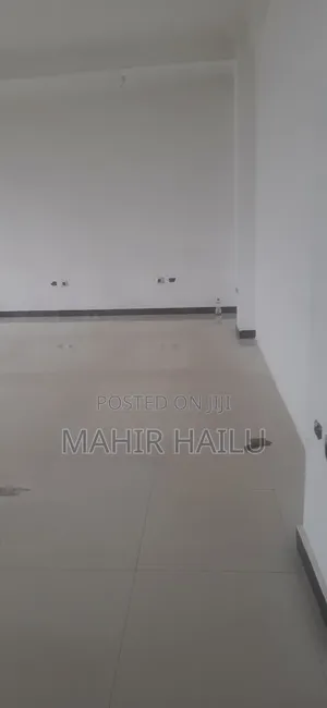 Photo - 4ተኛ ላይ ነው ለቢሮ አገልግሎት