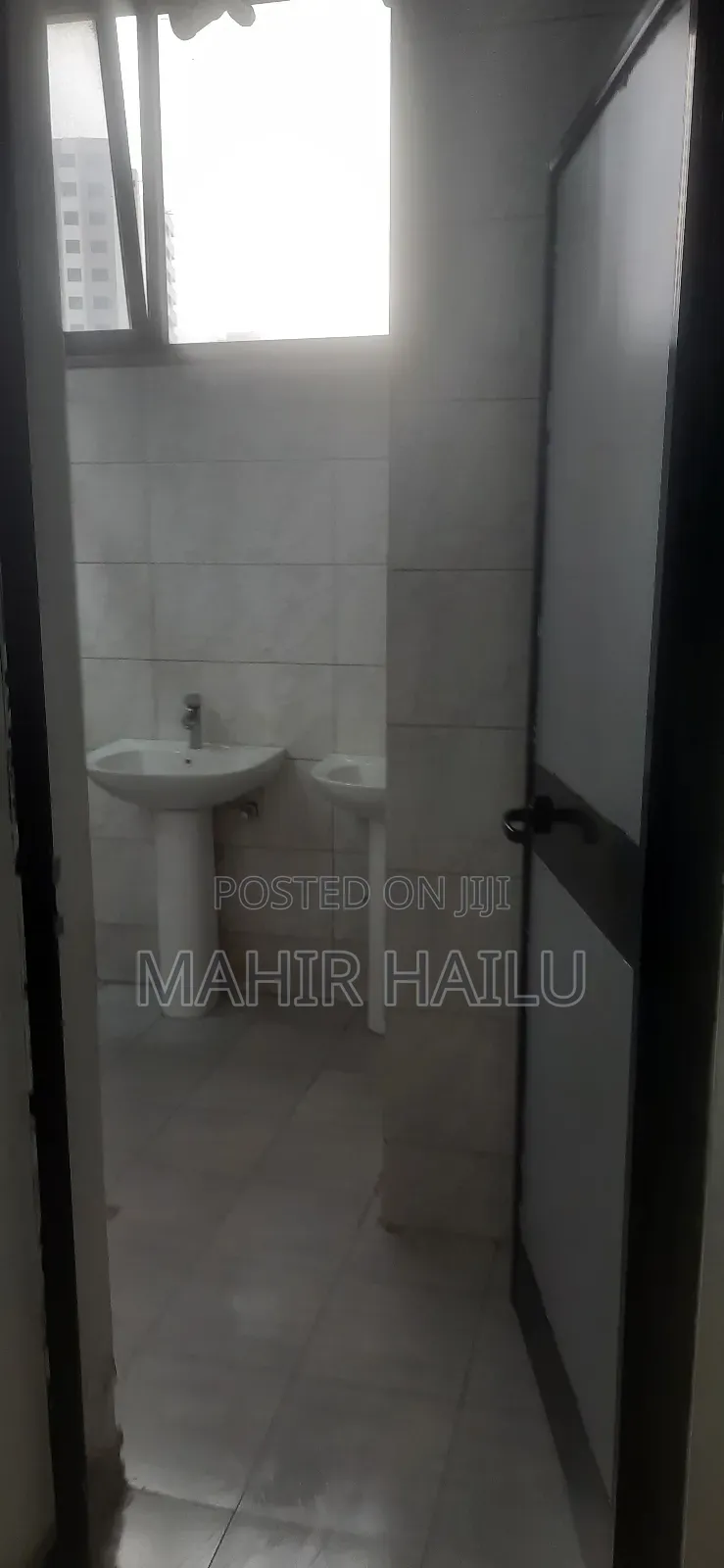 4ተኛ ላይ ነው ለቢሮ አገልግሎት