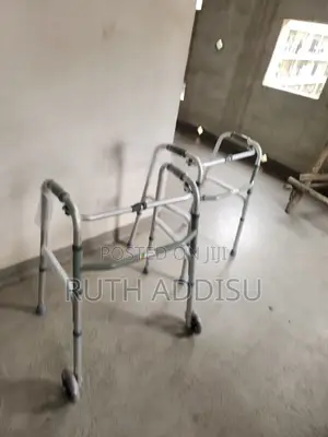 Photo - Walker走向walker由人walker亞軍walker也要walker只是walker災民walker New