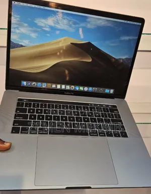 Photo - New Laptop Apple MacBook Pro 2017 16GB Intel Core I7 SSD 512GB