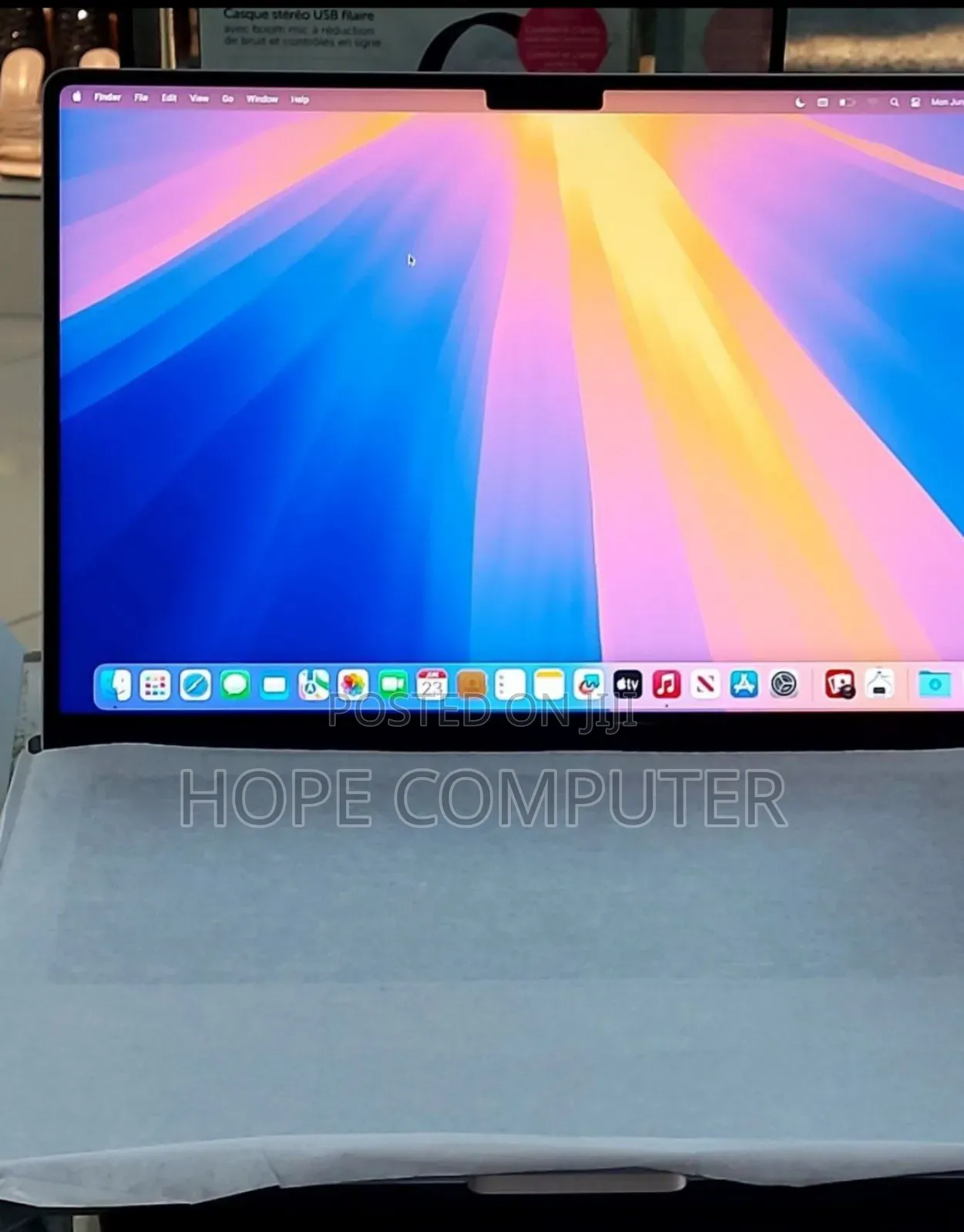 New Laptop Apple MacBook Pro M1 16GB Apple M1 Pro SSD 512GB