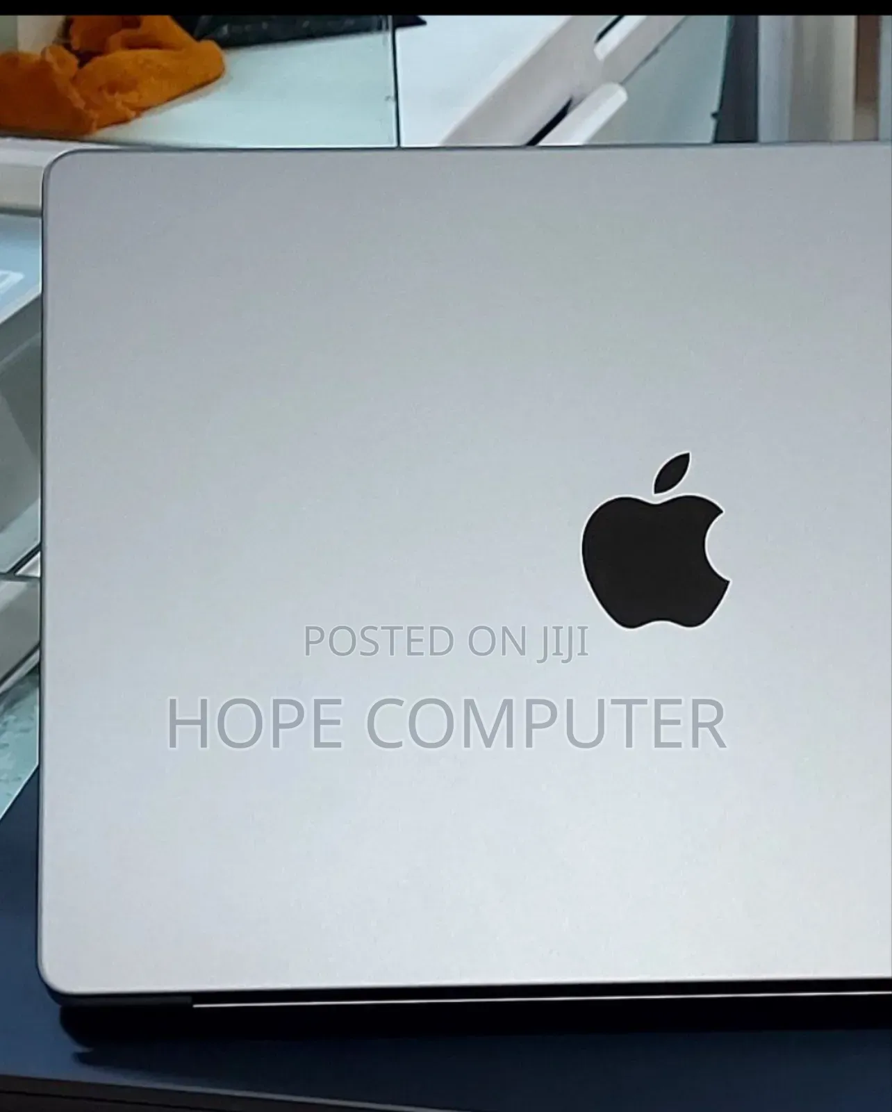 New Laptop Apple MacBook Pro M1 16GB Apple M1 Pro SSD 512GB