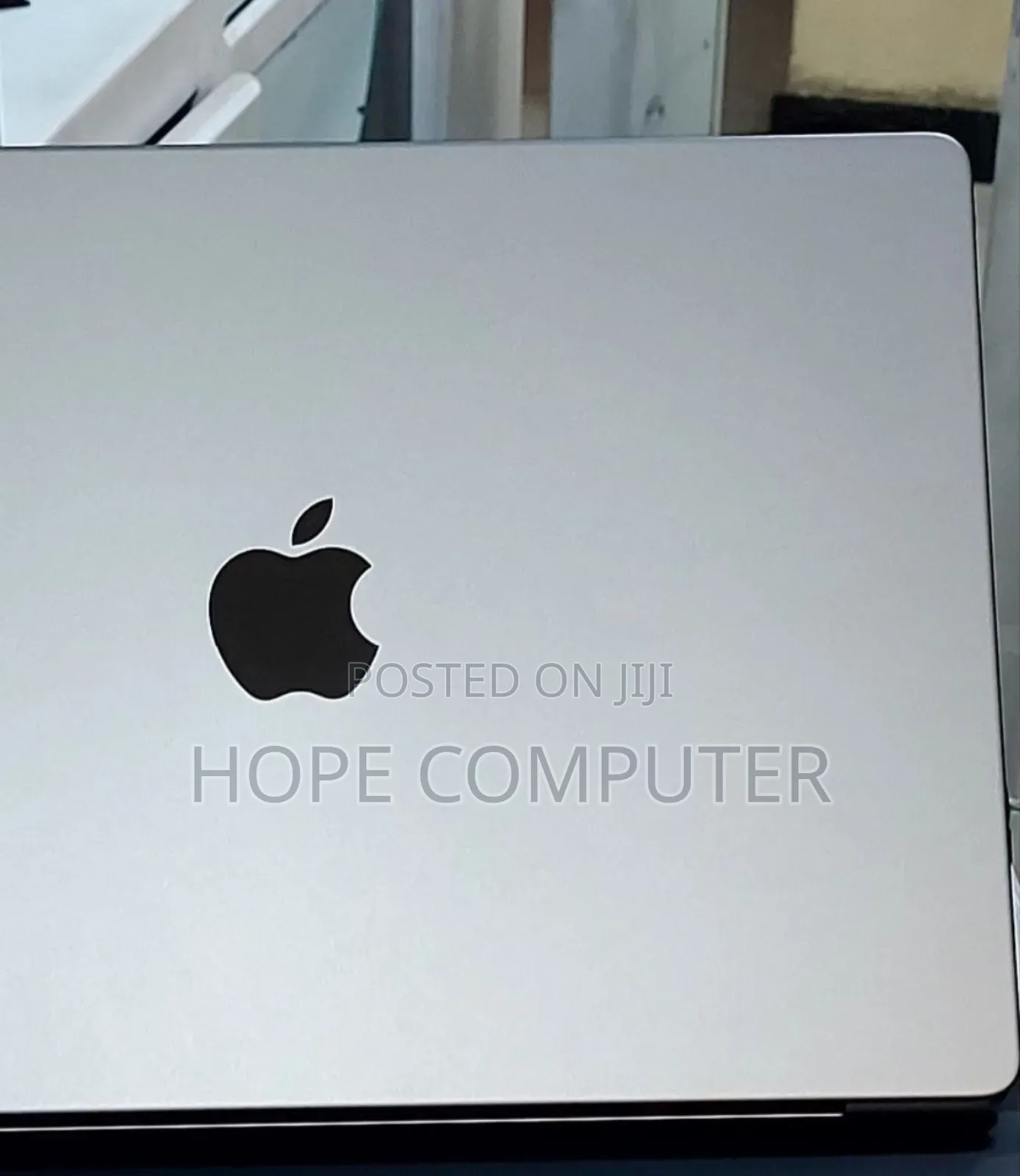 New Laptop Apple MacBook Pro M1 16GB Apple M1 Pro SSD 512GB