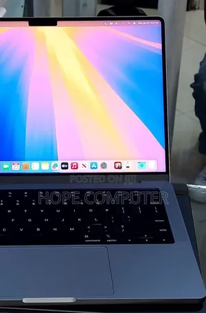 New Laptop Apple MacBook Pro M1 16GB Apple M1 Pro SSD 512GB