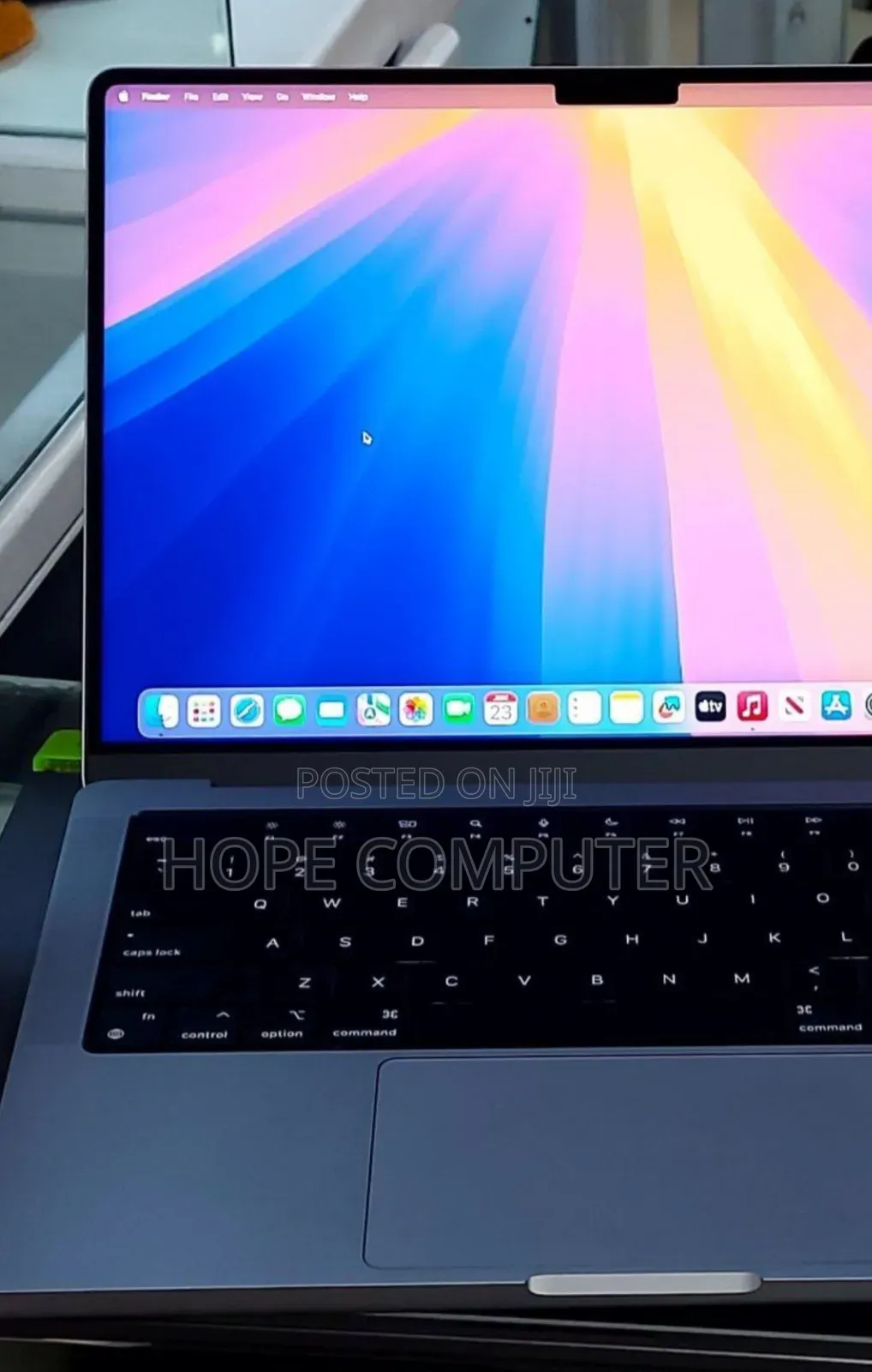 New Laptop Apple MacBook Pro M1 16GB Apple M1 Pro SSD 512GB