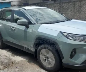 Photo - Toyota RAV4 2022