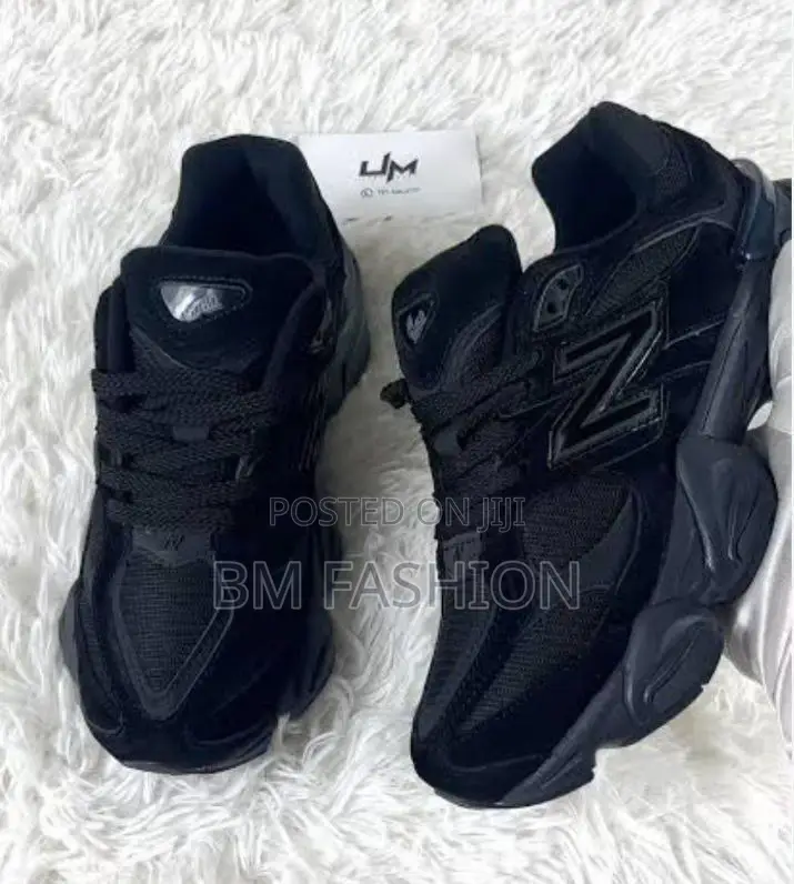 New Balance 9060 Triple Black