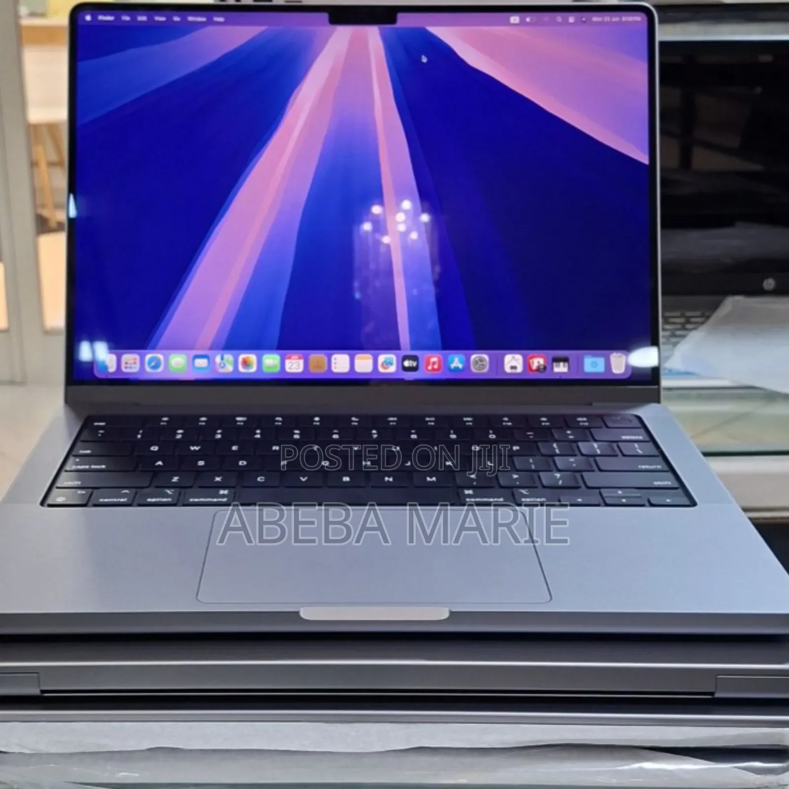 New Laptop Apple MacBook Pro M1 16GB Apple M1 Pro SSD 1T