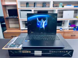 New Laptop Acer Predator Helios 18 PH18-71 16GB Intel Core I9 SSD 1T