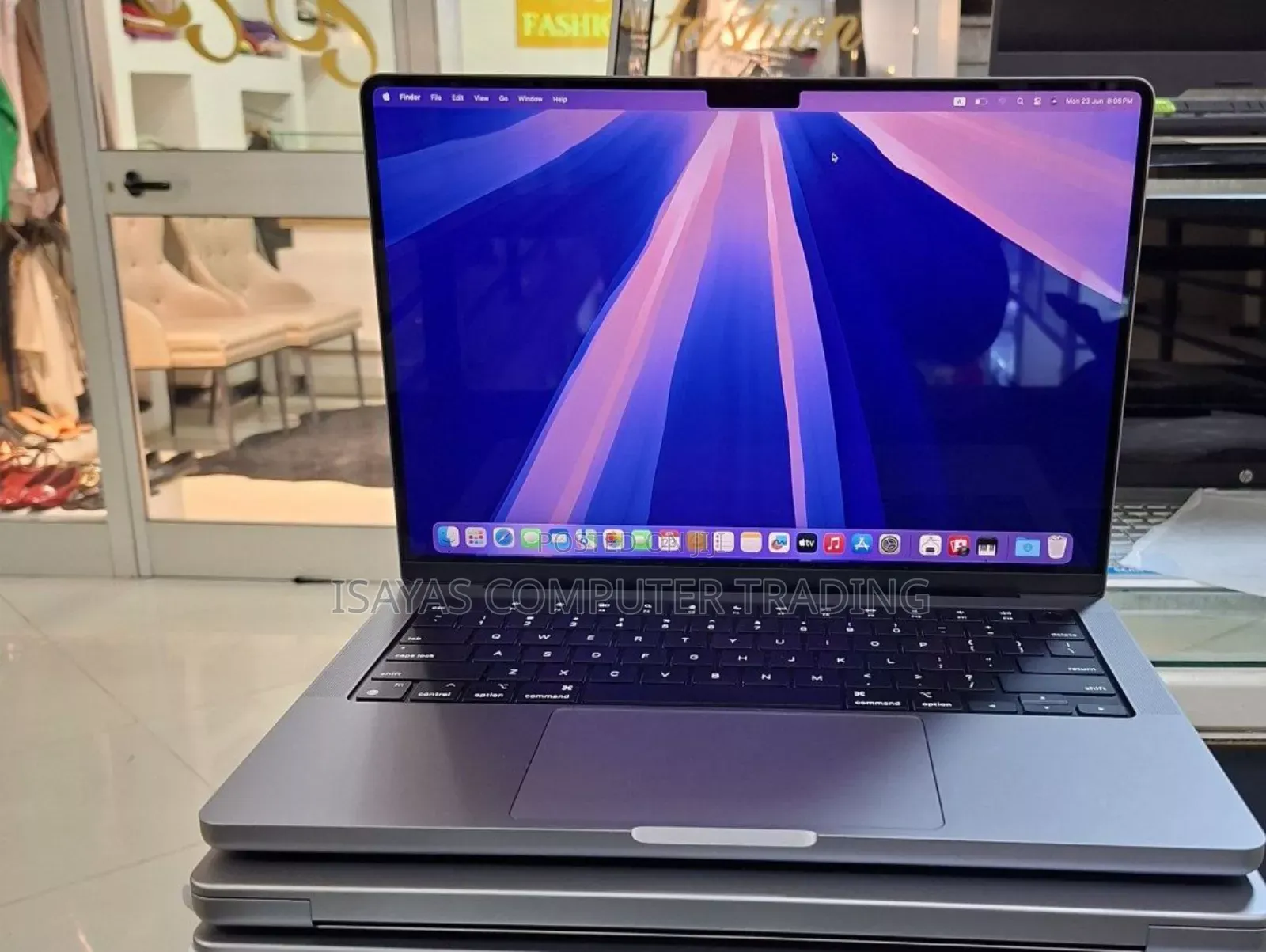 New Laptop Apple MacBook Pro M1 16GB SSD 1T