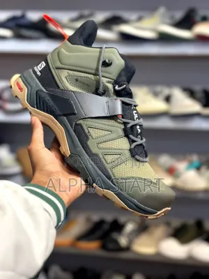 Photo -  Salomon X Ultra 4 GTX Wide Hiking Shoe 
Made in Vietnam