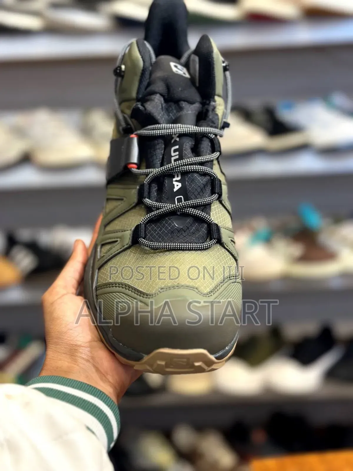  Salomon X Ultra 4 GTX Wide Hiking Shoe 
Made in Vietnam