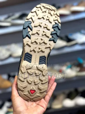  Salomon X Ultra 4 GTX Wide Hiking Shoe 
Made in Vietnam