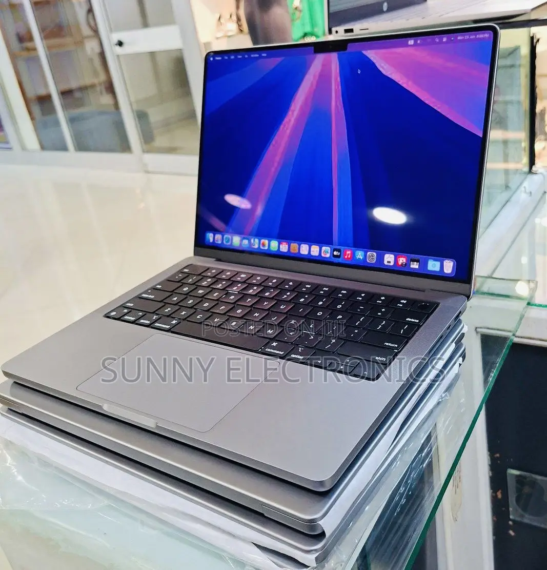 New Laptop Apple MacBook Pro M1 16GB Apple M1 Pro SSD 1T