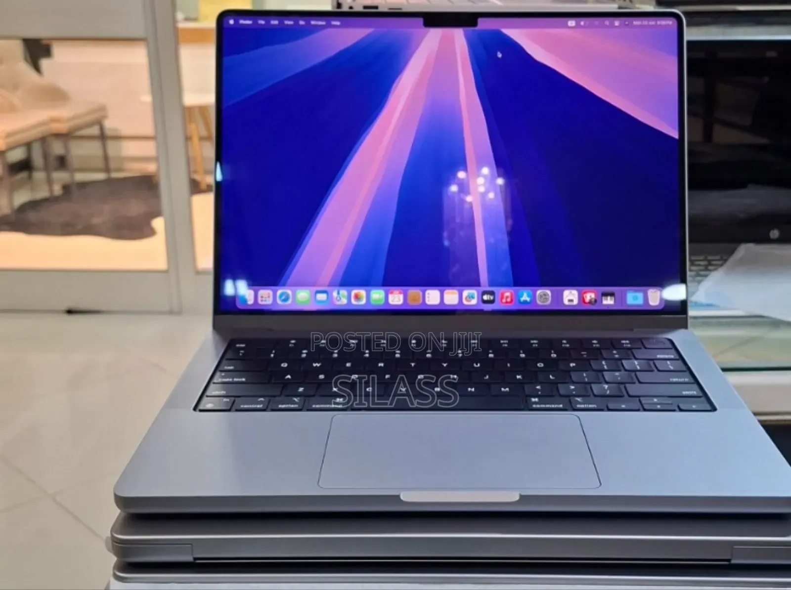 New Laptop Apple MacBook Pro M1 16GB Apple M1 Pro SSD 1T