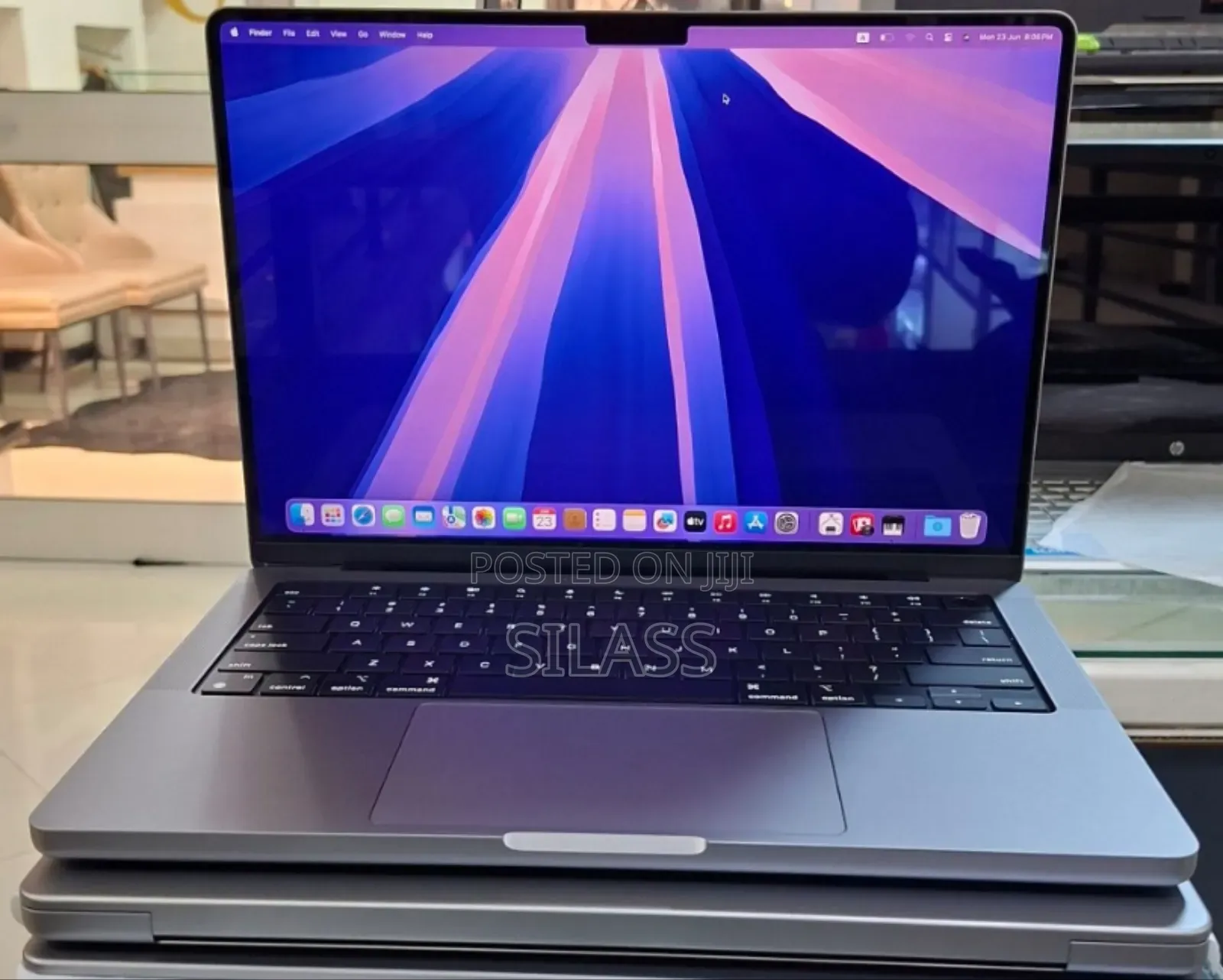 New Laptop Apple MacBook Pro M1 16GB Apple M1 Pro SSD 1T