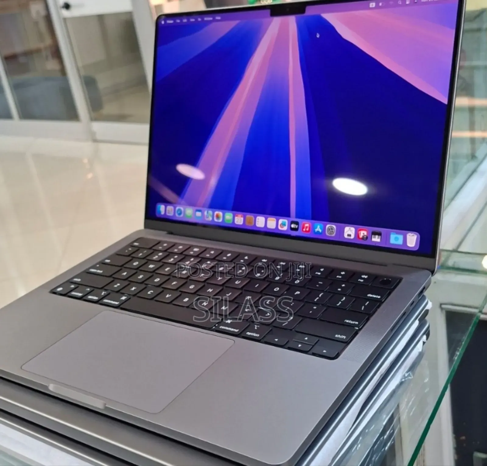 New Laptop Apple MacBook Pro M1 16GB Apple M1 Pro SSD 1T