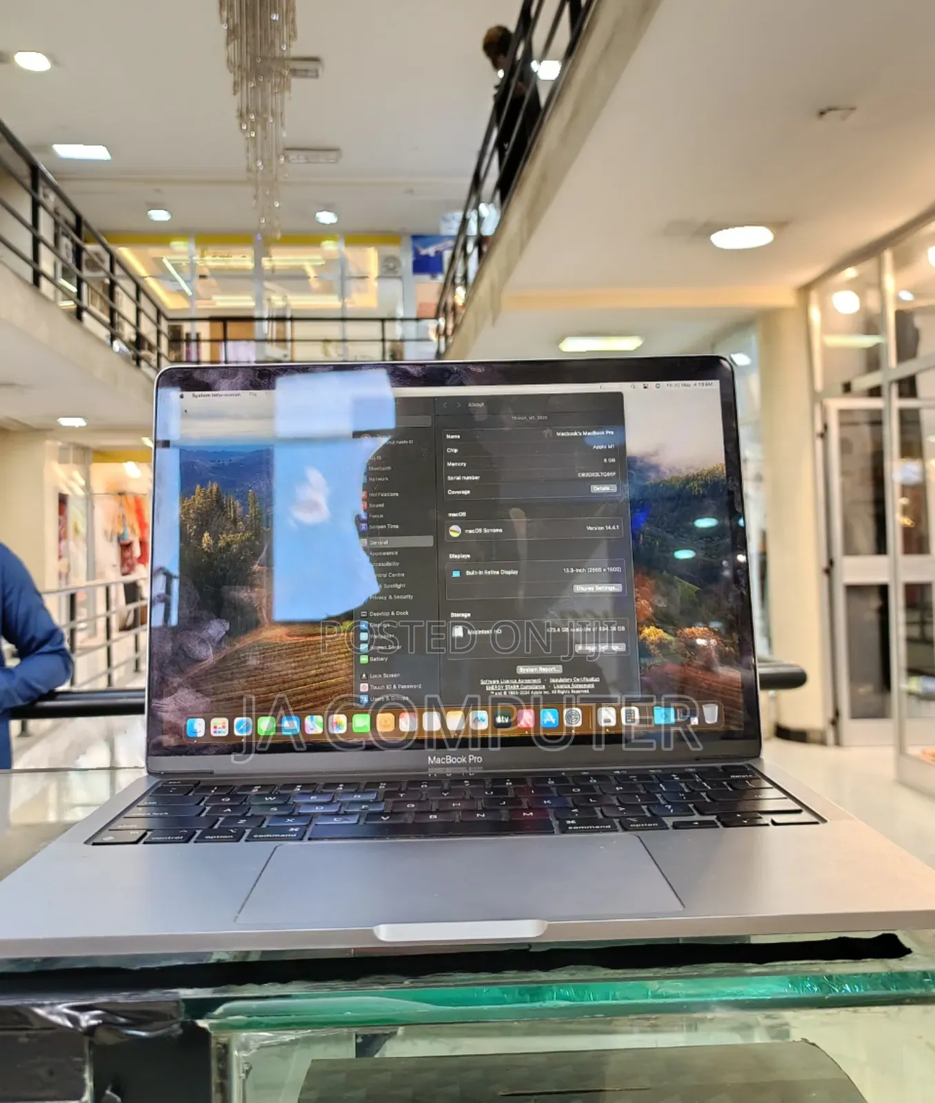 New Laptop Apple MacBook Pro 2022 M2 8GB Apple M2 SSD 256GB