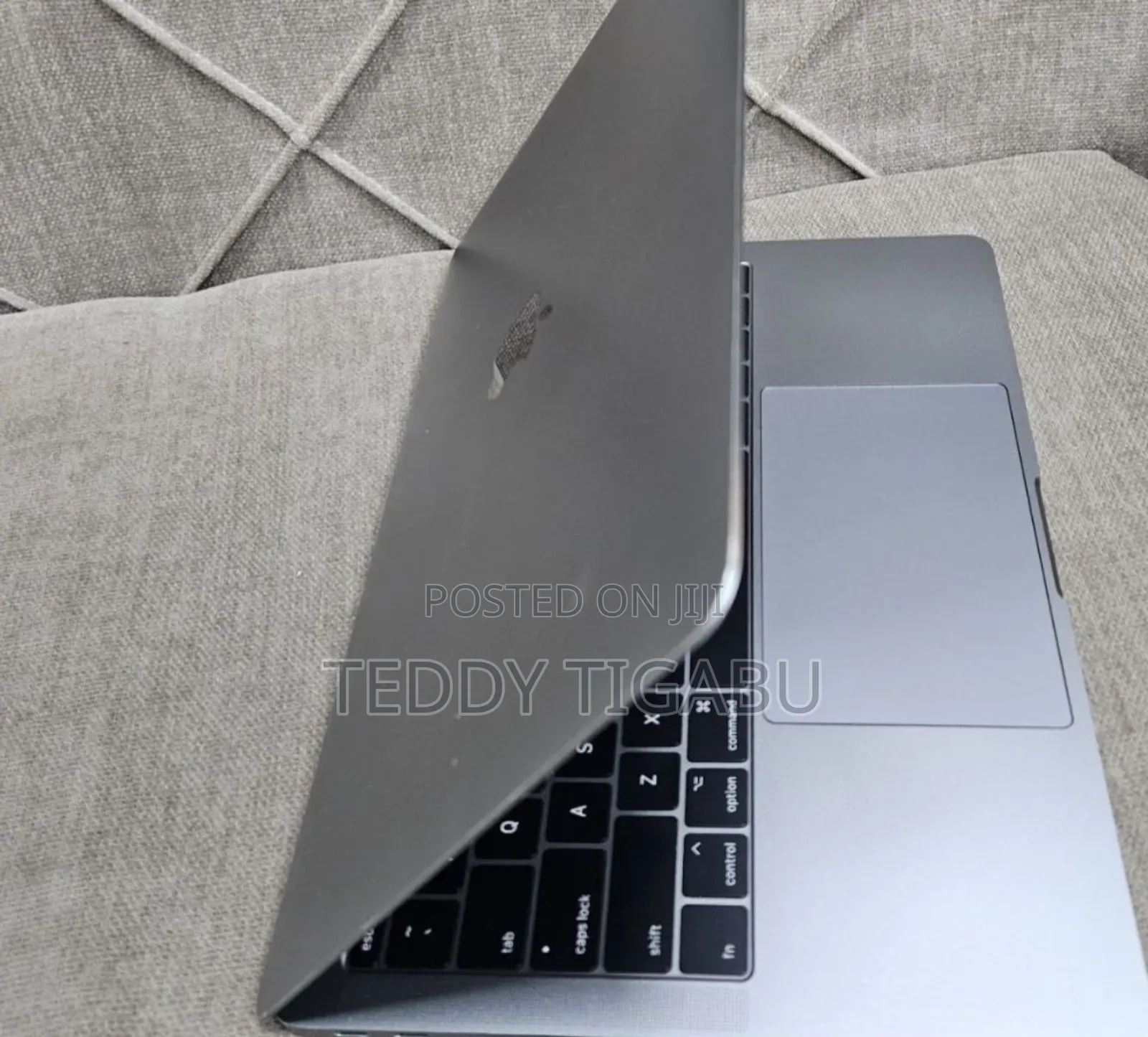 New Laptop Apple MacBook Pro 16GB Intel Core I5 SSD 256GB