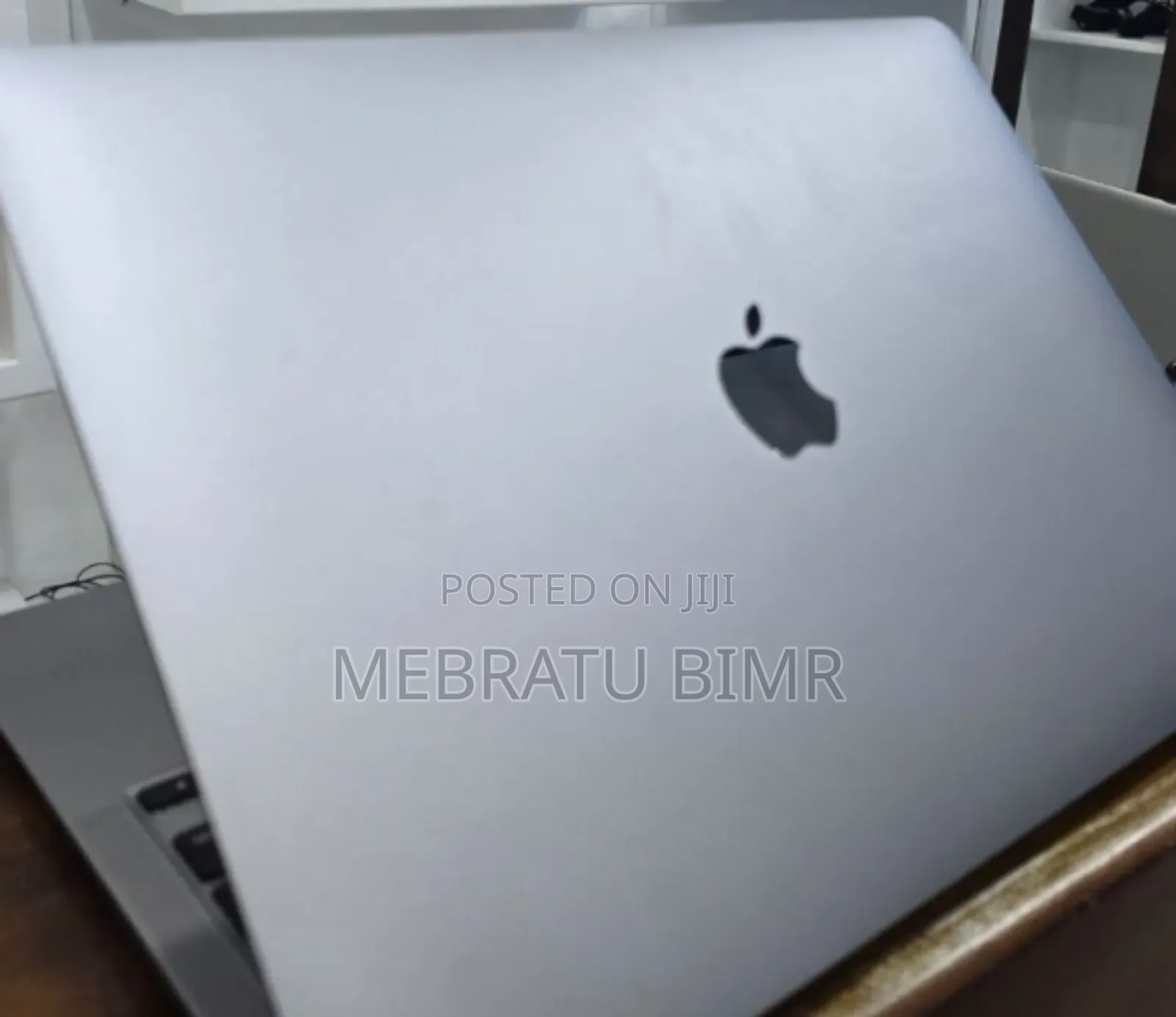 New Laptop Apple MacBook Air 2020 M1 8GB Apple M1 SSD 256GB