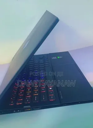 New Laptop HP Omen 15 16GB AMD Ryzen 7 SSD 512GB