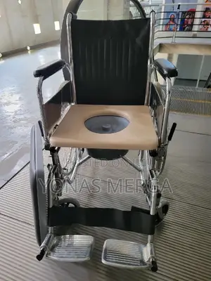 Photo - Toilet Wheelchair卜commode Chair Price With Wheel for Disable