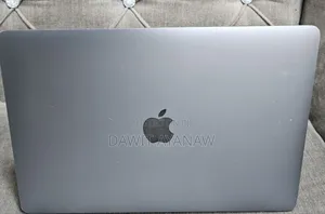 New Laptop Apple MacBook Pro 2017 16GB Intel Core I5 SSD 256GB