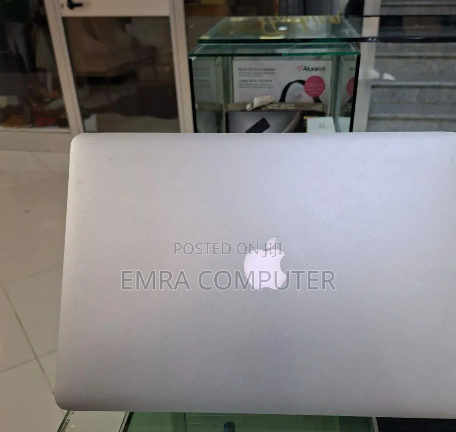 New Laptop Apple MacBook Pro 2015 16GB Intel Core I7 SSD 256GB