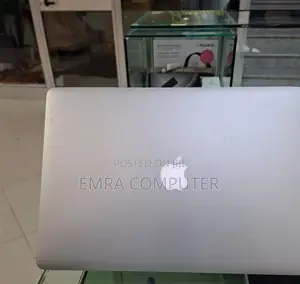 New Laptop Apple MacBook Pro 2015 16GB Intel Core I7 SSD 256GB
