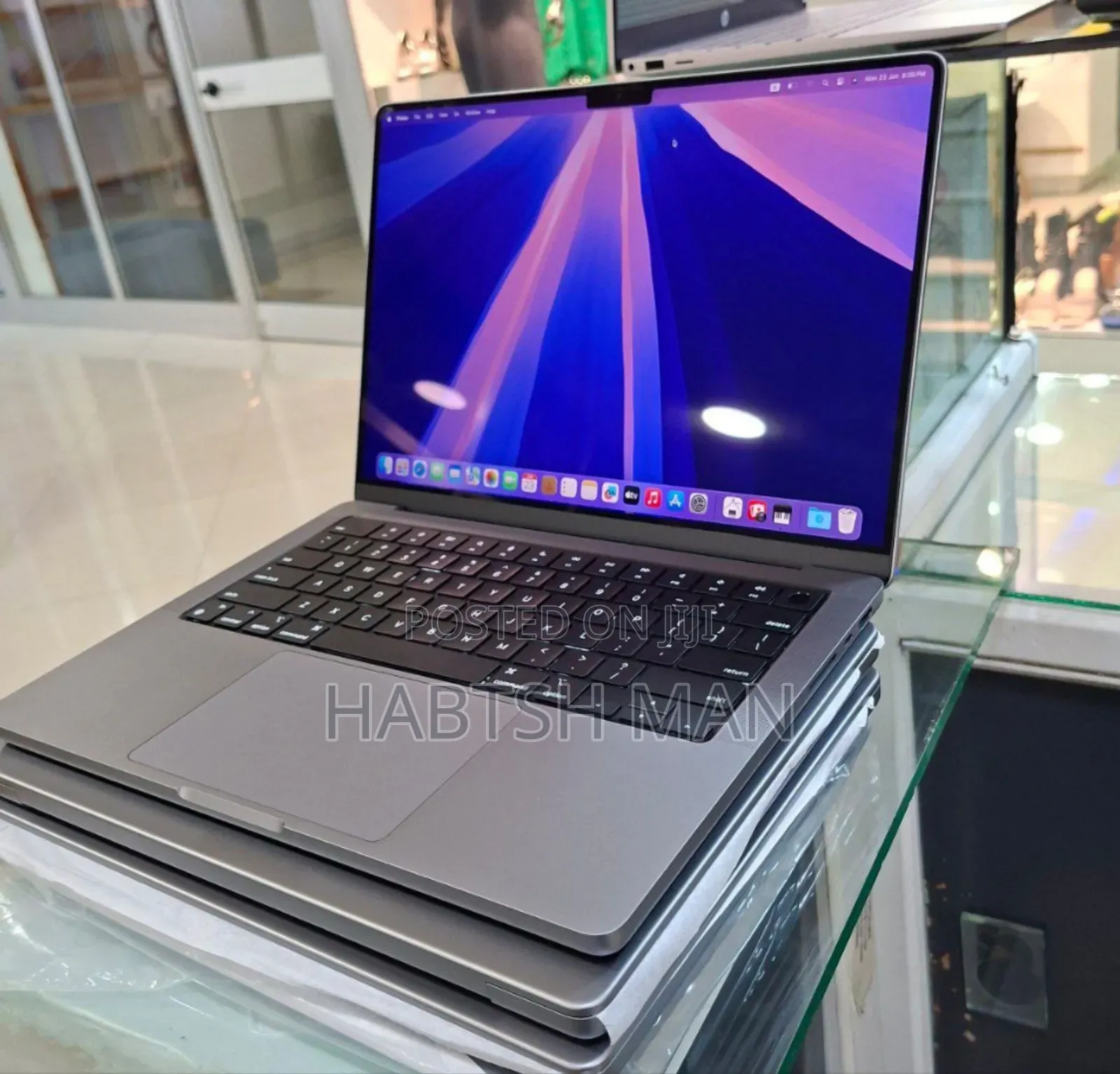 New Laptop Apple MacBook Pro M1 16GB Apple M1 SSD 1T