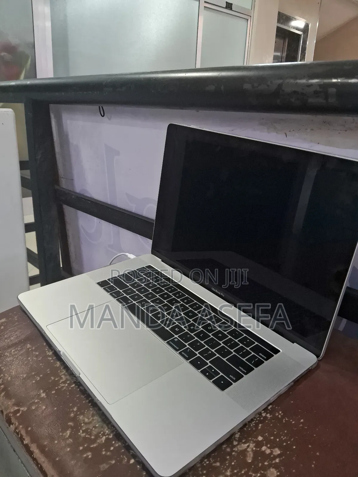 New Laptop Apple MacBook Pro 2018 32GB Intel Core I9 SSD 1T