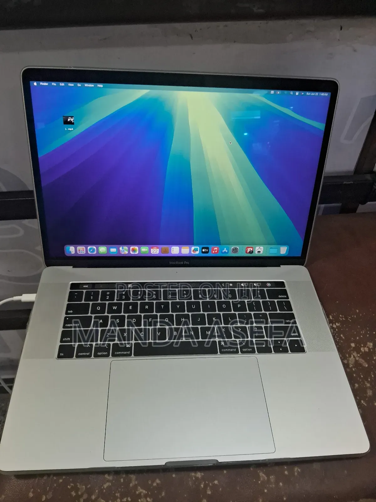 New Laptop Apple MacBook Pro 2018 32GB Intel Core I9 SSD 1T