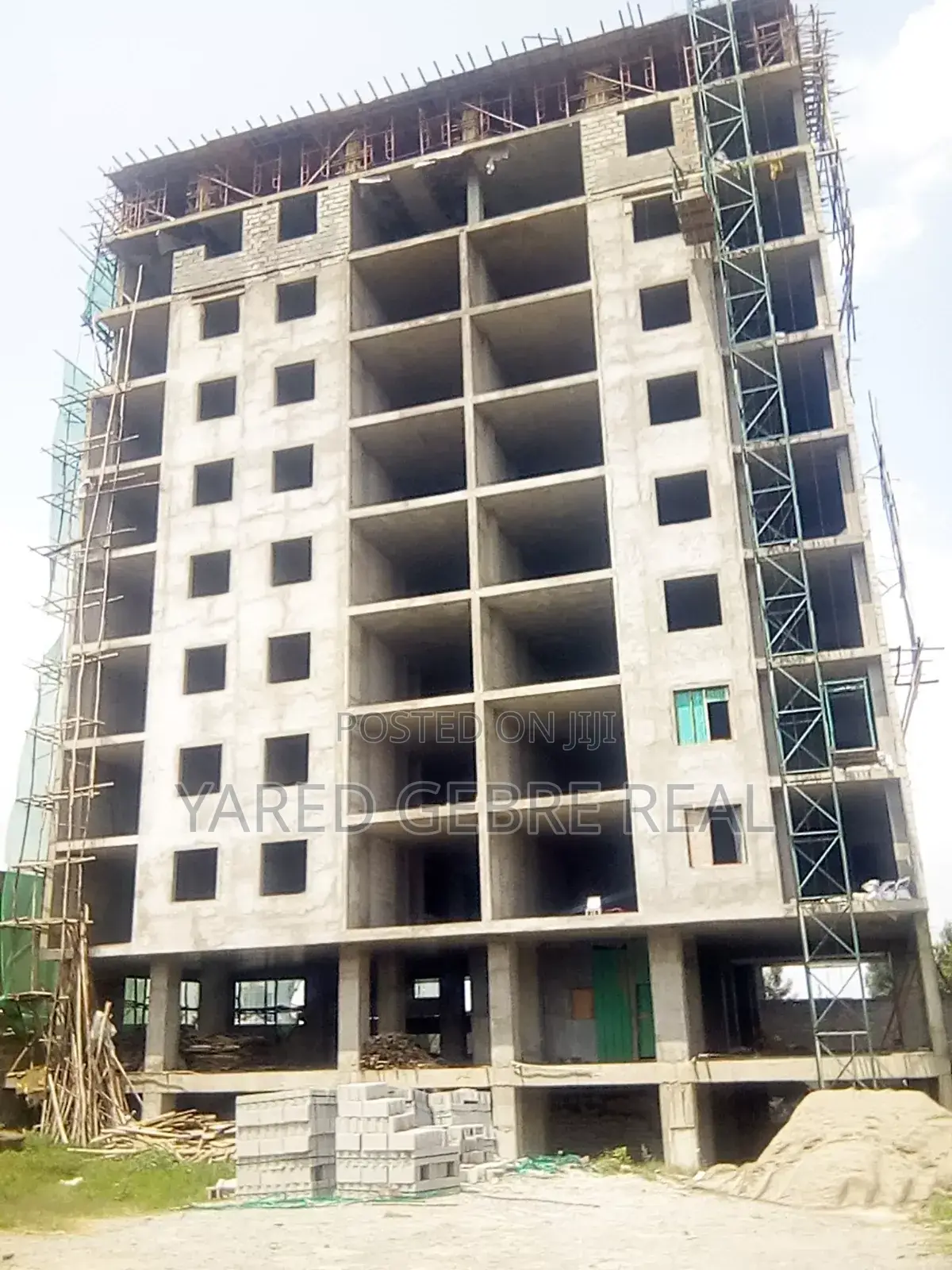 2bdrm Apartment in Royal Estate, Yeka for sale