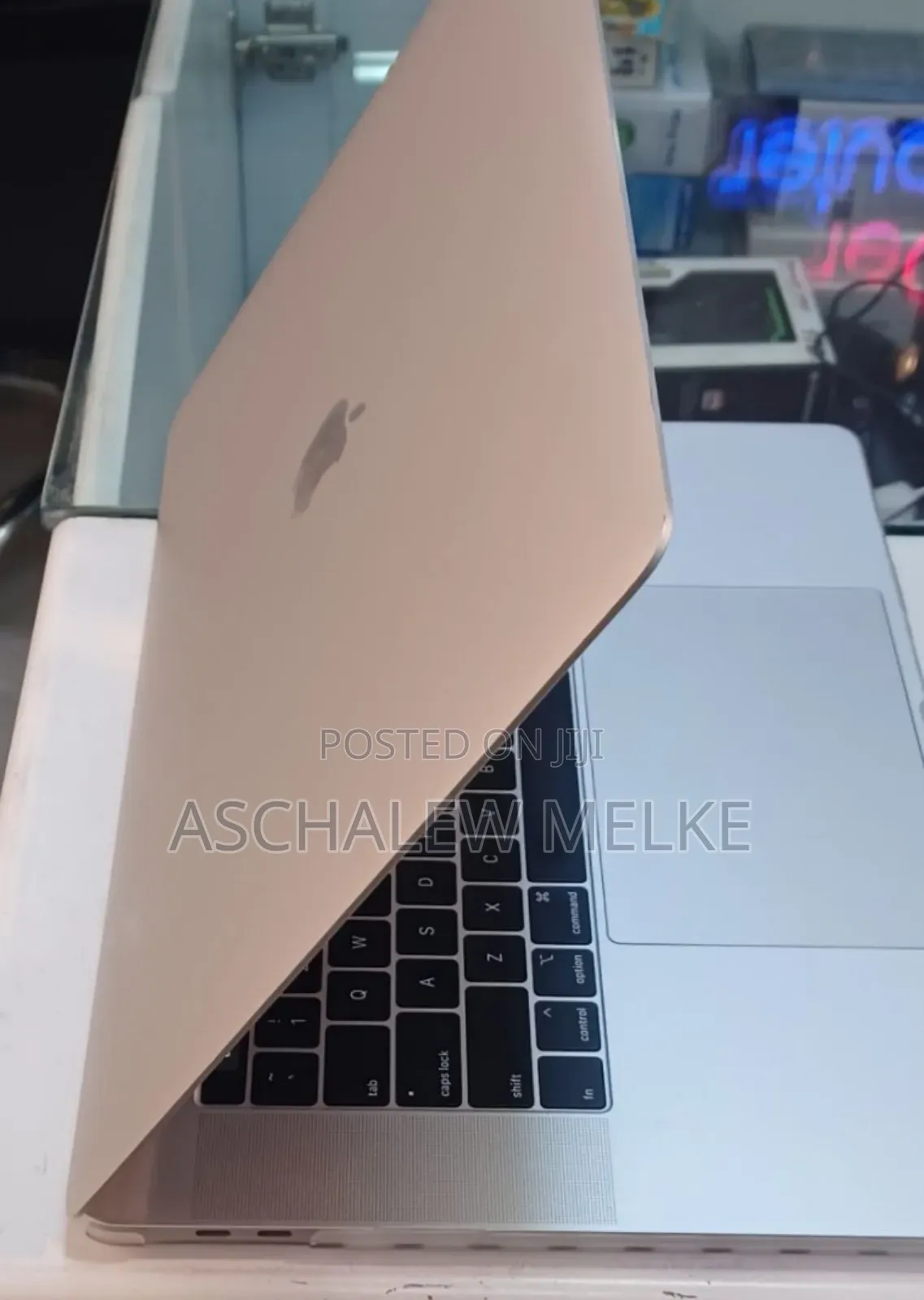 New Laptop Apple MacBook Pro 2018 32GB Intel Core I9 SSD 1T