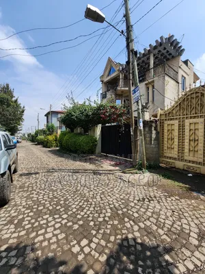 6bdrm House in G+2 መሰረት, Bole for sale