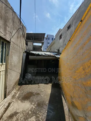 6bdrm House in G+2 መሰረት, Bole for sale