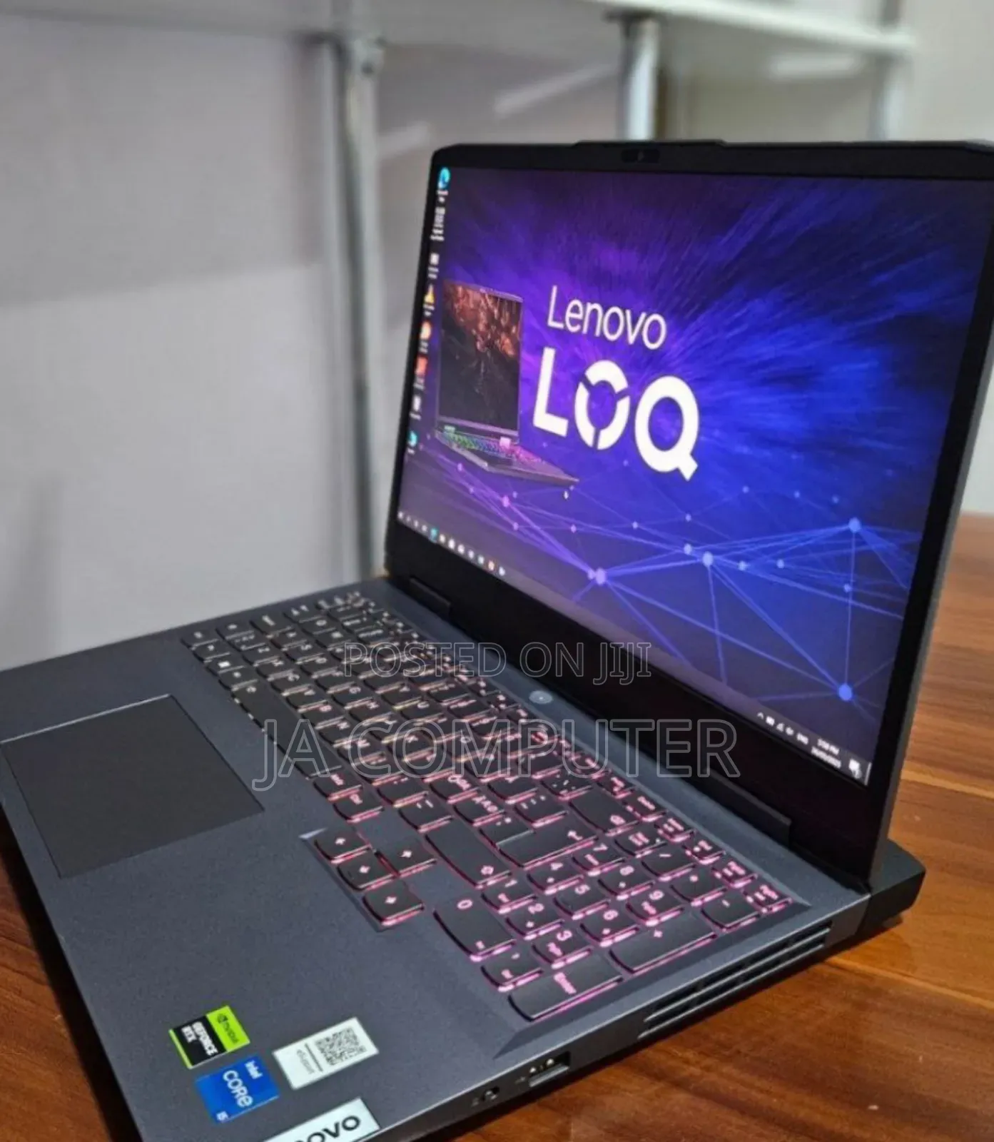 New Laptop Lenovo LOQ 15IRH8 16GB Intel Core I5 SSD 512GB