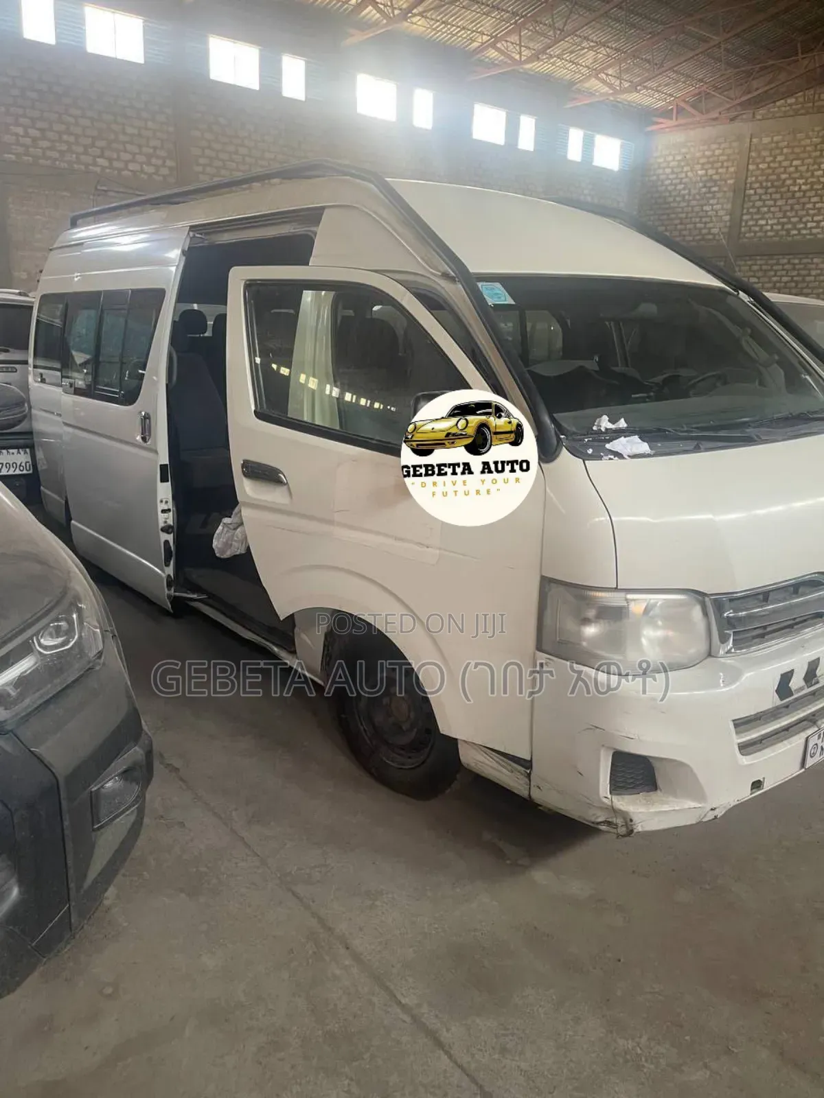Toyota HiAce 2022 White